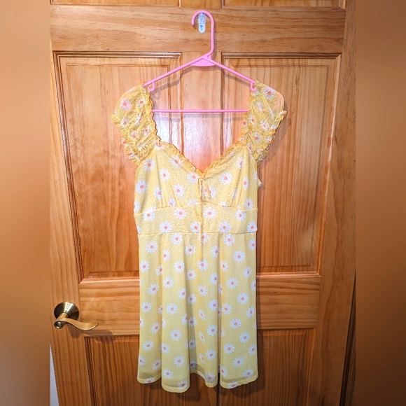 Floral Daisy Mini Dress - Picture 1 of 3